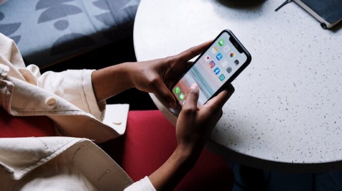 Alasan Seseorang Jarang Update Status di Media Sosial